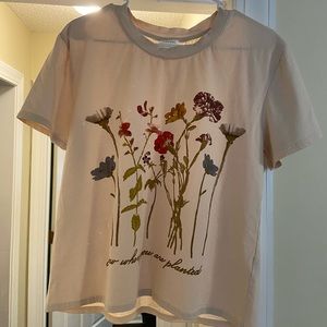 Amaryllis Dani Austin “Bloom” Tee Size Small